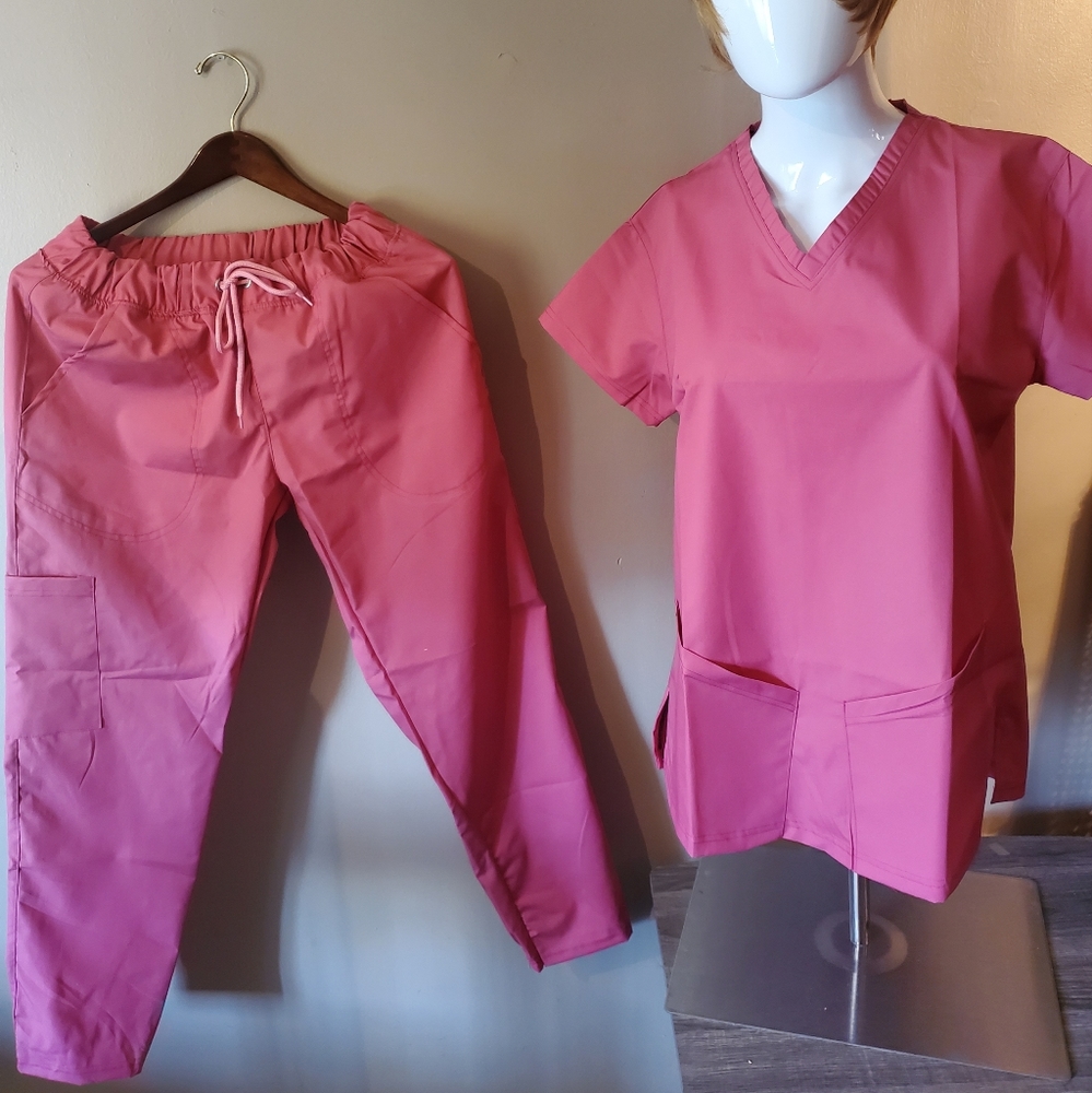 Fashion Unisex V-Neck, Deep Pockets. Medical Scrub Uniform Set. Small. Pink.